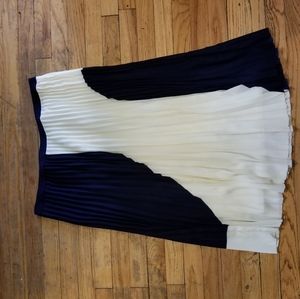 H&M pleated skirt size 18